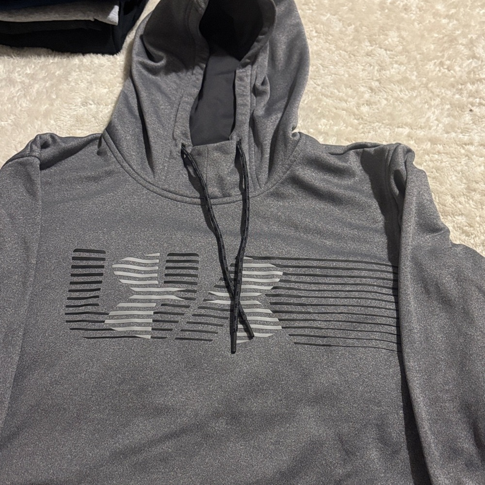 Men’s grey under armor hoodie XL